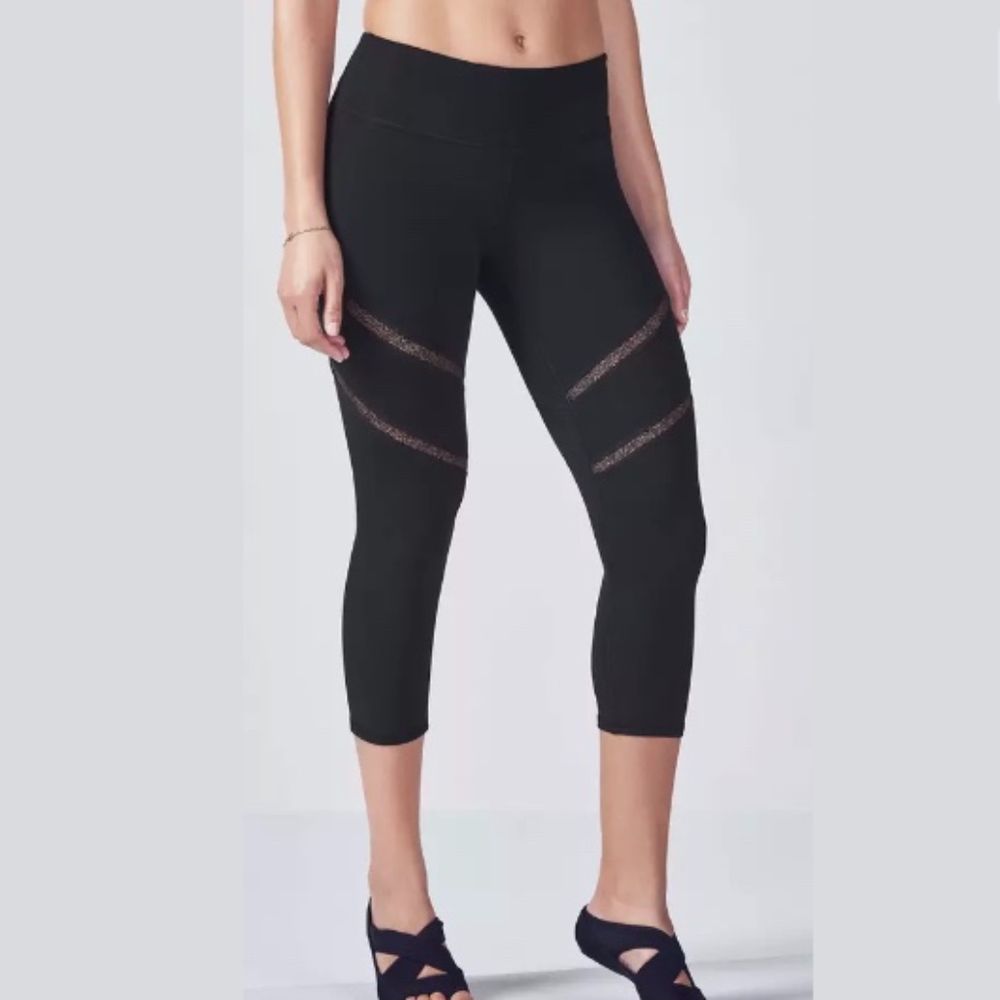 Fabletics Black & Rose Gold Capris ORIG $44.95 NWT - Picture 3 of 7